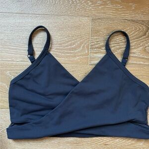 Fabletics Cross Front Cut Out Sports Bra - Small - Dark Gray